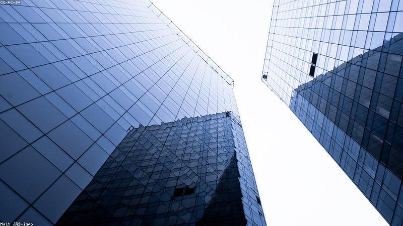 jm回家的路关于我们横幅配图，归途灯光温暖指引方向